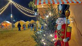Holiday shopping events in Starved Rock Country