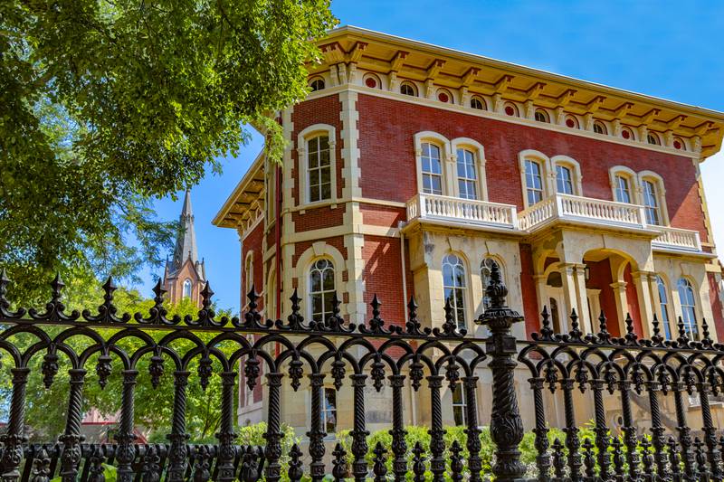 Explore the Reddick Mansion, one of the great museums and historic sites located across Starved Rock Country. 

Photo provided by Heritage Corridor Destinations