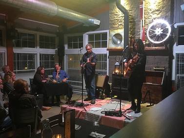 Live music and libations in Starved Rock Country